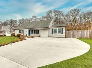 29 Eagle St, Selden, NY 11784
