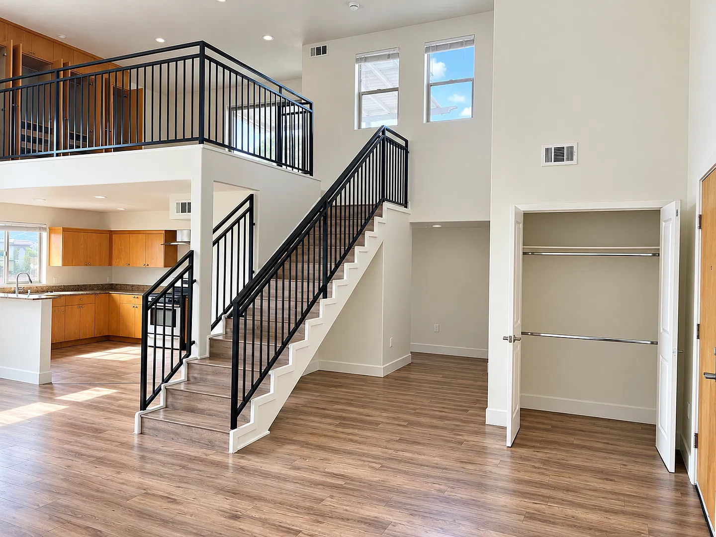 Huston Condos — Photo 2