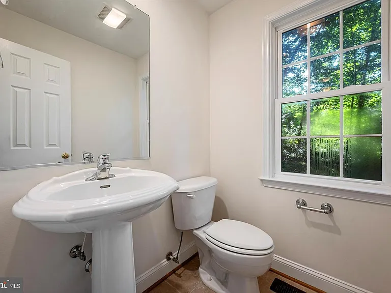 175 Easy Hollow Rd — Photo 11