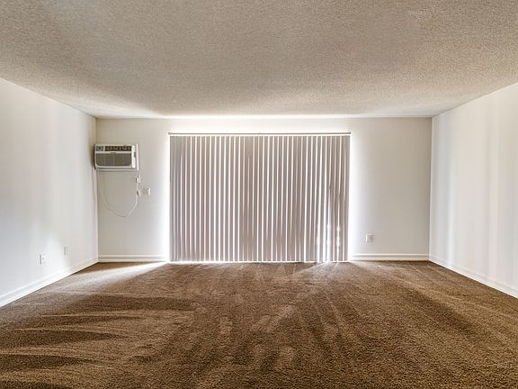 5th image of 4052 1/2 Brant St #117