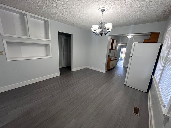 5th image of 843 S Holyoke St