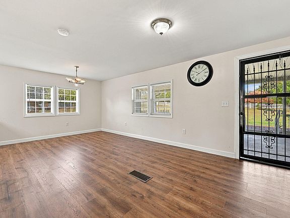 4th image of 120 Farley Rd