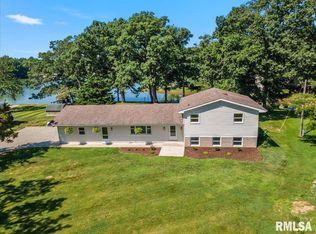 1208 Mark Ln, Taylorville, IL 62568