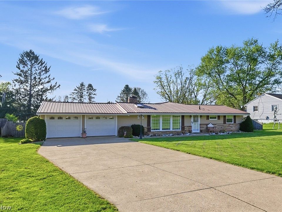 1st image of 2752 Hillcrest Dr
