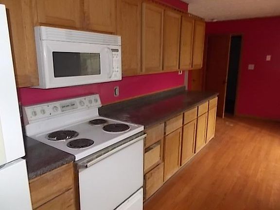 3rd image of 3123 E Meadow Dr