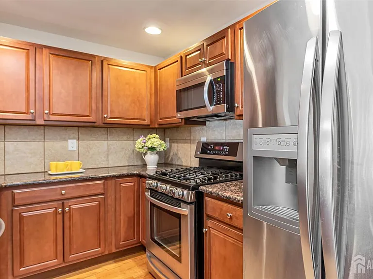 112 N Broadway St #C — Photo 12