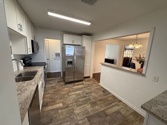 3rd image of 4320 Anvers Blvd