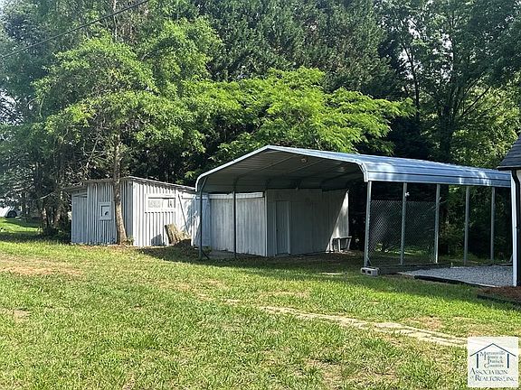 2nd image of 165 Wingfield Orchard Rd
