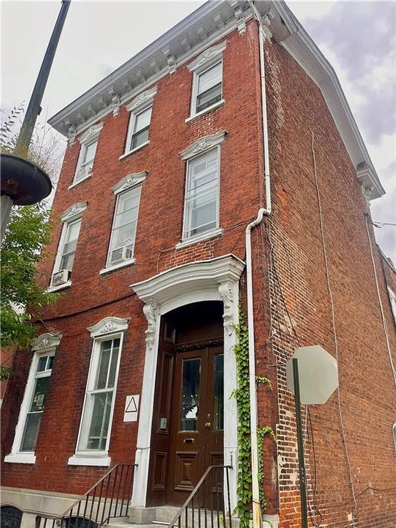 120-122 N 8th Street — Photo 1