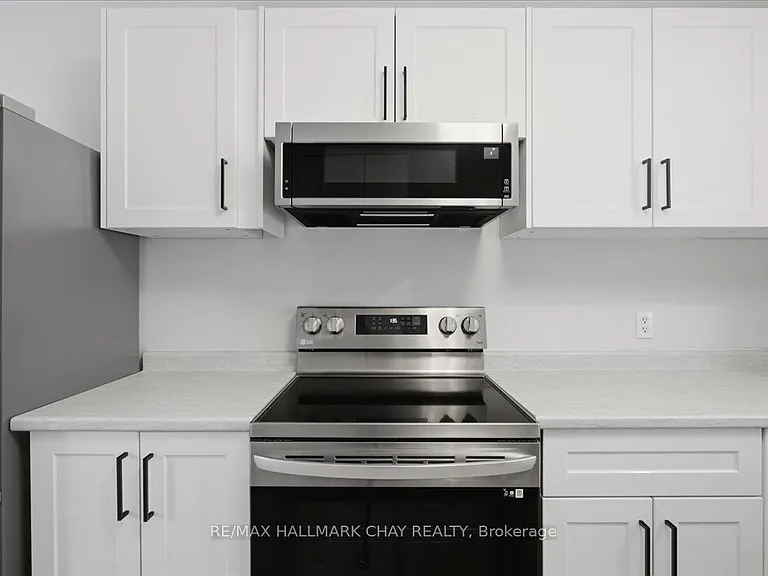 15 Parkside Dr #3 — Photo 17