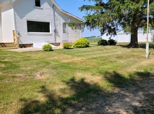 4400 W Cedarville Rd, Freeport, IL 61032