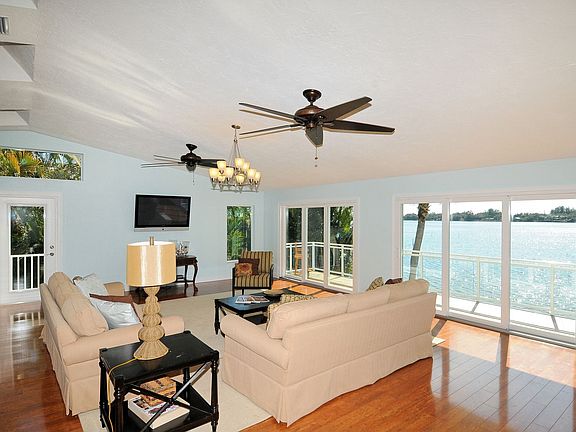 2nd image of 1636 Baywood Way