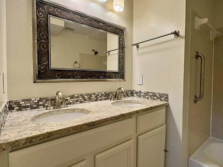 13413 Wisteria Dr — Photo 18