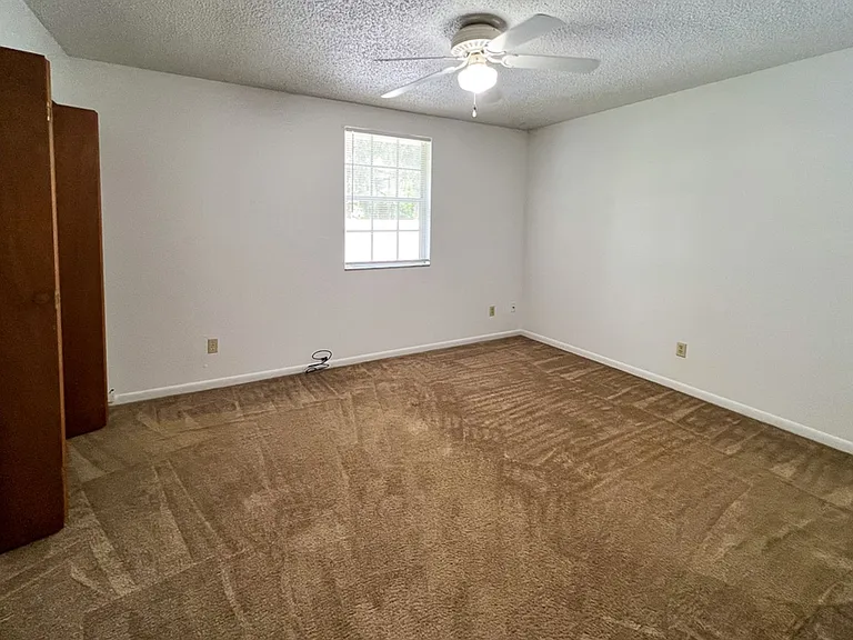 5601 Avenue H — Photo 17
