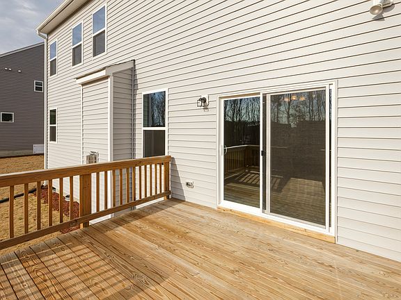 These photos are representative of this floor plan, but all options may not be available in every co