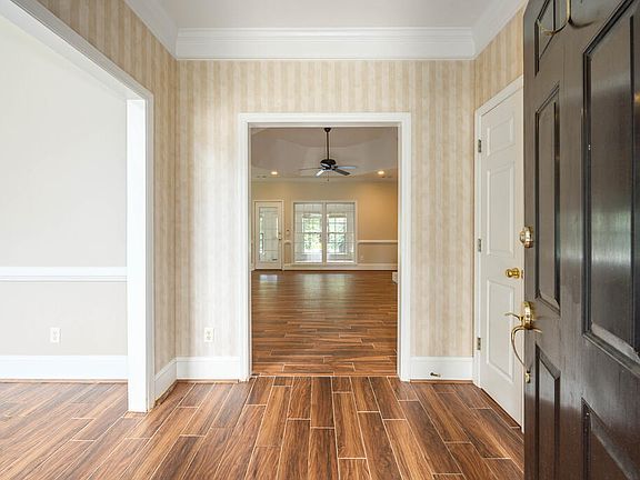 4th image of 1525 Ridge Creek Way