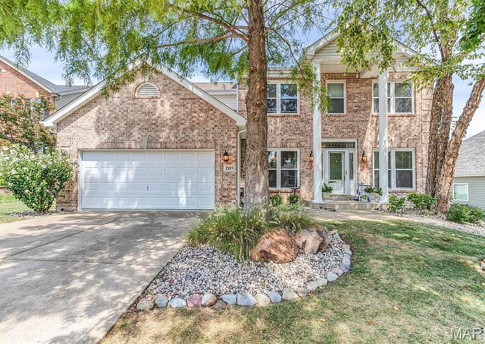 1st image of 205 Vista Pointe Court St