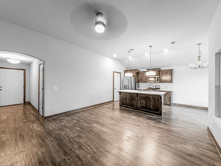 1213 S Landry Ln — Photo 16