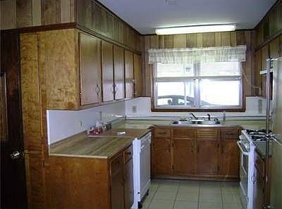 3rd image of 1219 Loretta Ave