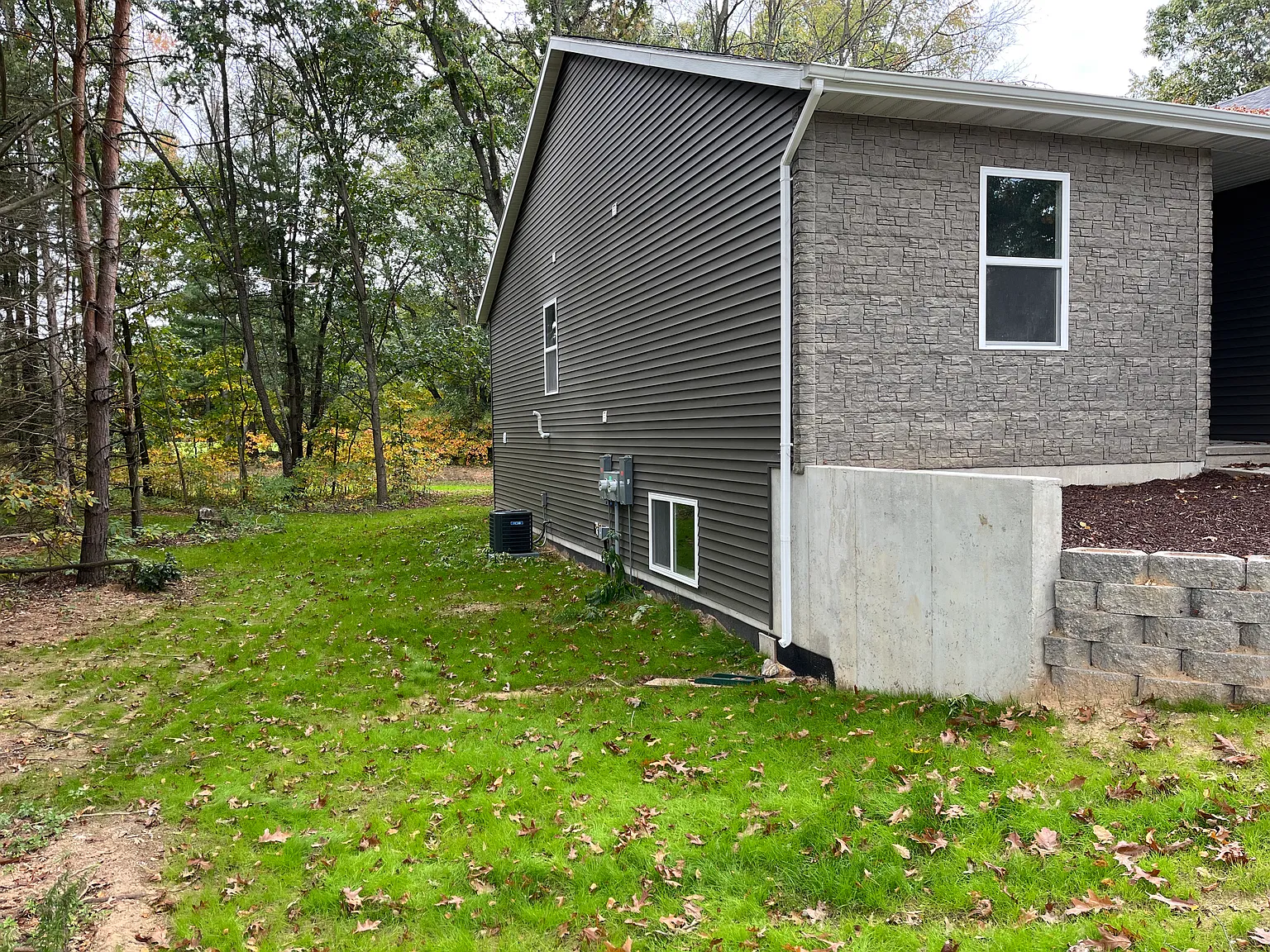 1012 Shalinda Dr — Photo 3