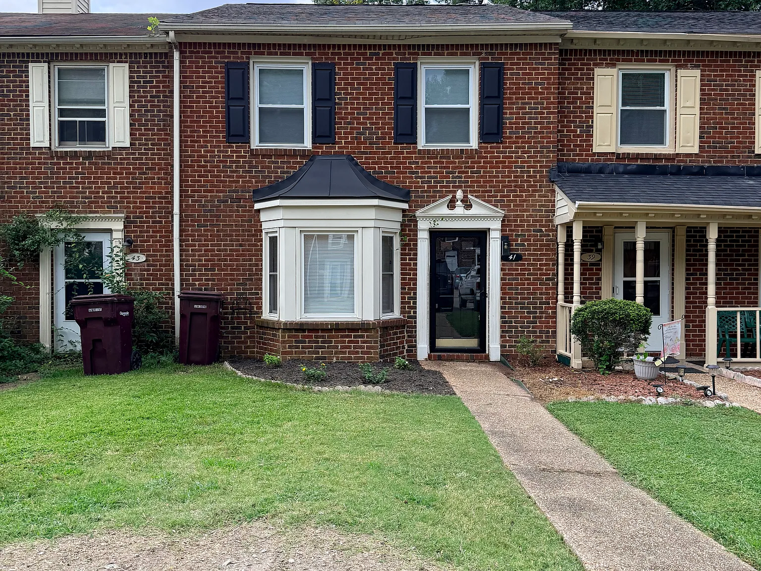 2 bed, 2.5 bath, 1292 sqft, $2,200 — Photo 2