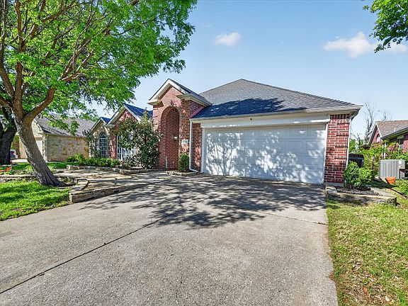 2nd image of 2728 Dunbar Dr