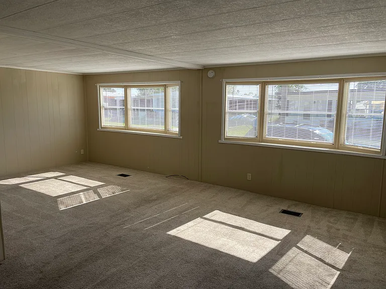 3811 Midway Dr — Photo 4