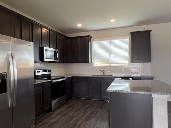 3rd image of 954 Hurstwood Dr