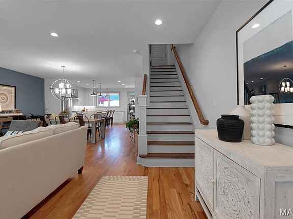 3rd image of 4327 Swan Ave