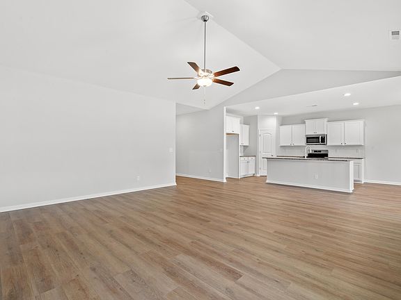 3rd image of 609 Bay St. Lot 2