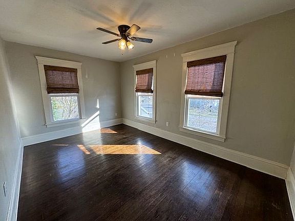 3rd image of 1906 Hoyt Ave