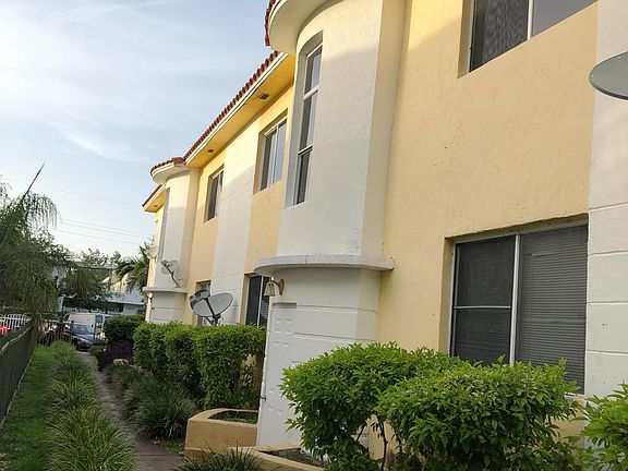 3rd image of 1220 Marseille Dr