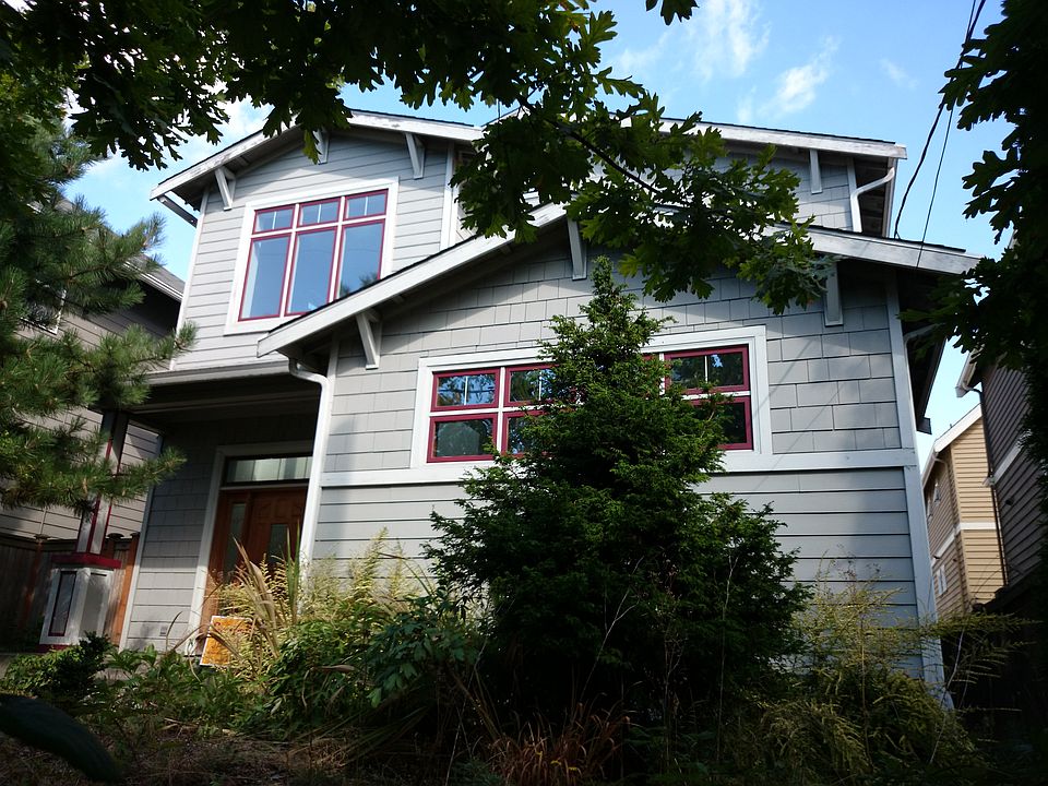 2nd image of 1126 23rd Ave S