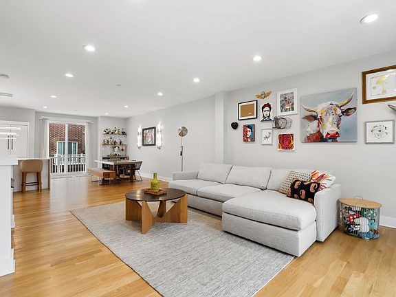 3rd image of 8142 Lincoln Ave