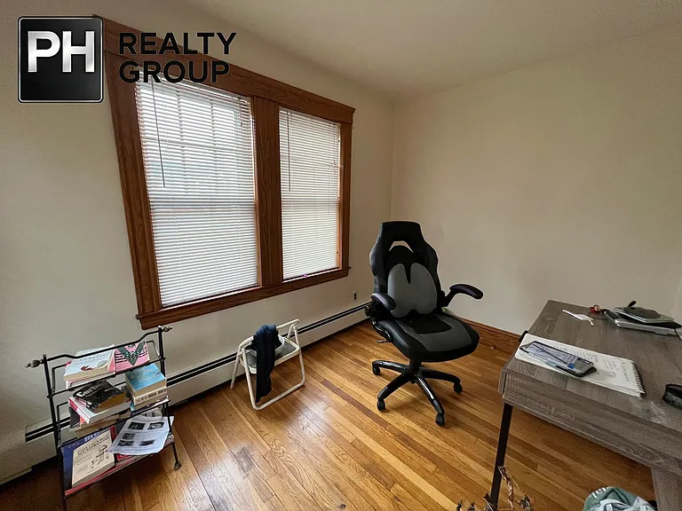385 Arlington St #1 — Photo 4