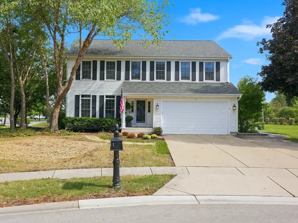 1 Fernwood Ct, Algonquin, IL 60102