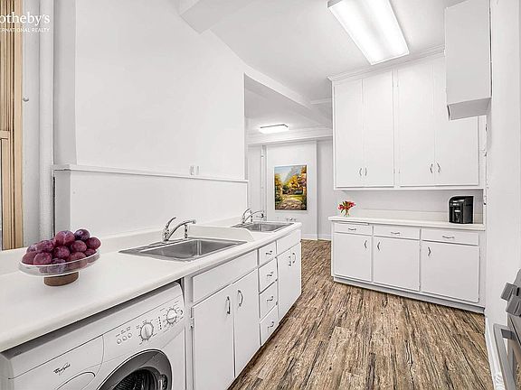5th image of 180 Riverside Dr APT 3B