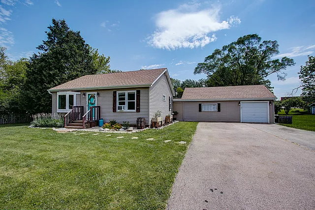 34697 N Catherine St photo 1