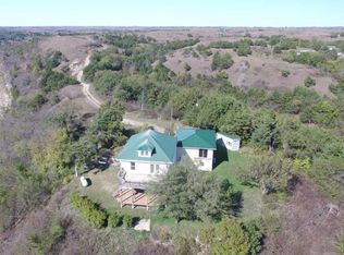 16401 Axelton Hill Rd, Randolph, KS 66554