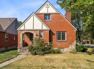 233 E Dorothy Ln, Dayton, OH 45419