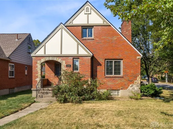 233 E Dorothy Ln, Dayton, OH 45419