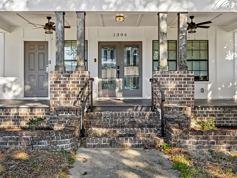 1306 E Gonzalez St #D — Photo 11