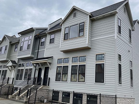 2nd image of 3647 S Calumet Ave