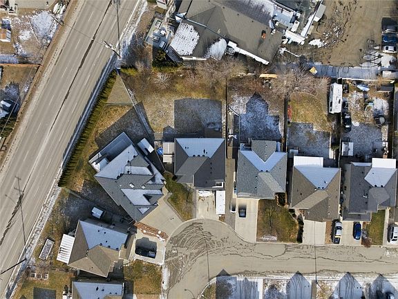 5th image of 762 McCurrach Rd