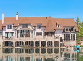 404 N Dee Rd, Park Ridge, IL 60068