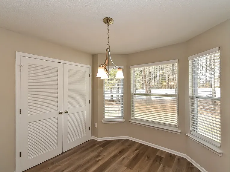146 Edison Dr — Photo 6