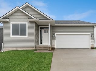 2806 22nd St SW, Altoona, IA 50009