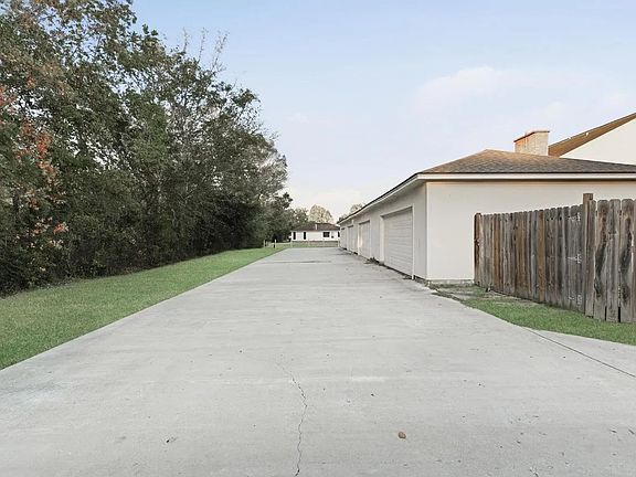 4th image of 3060 Willow Pl APT D