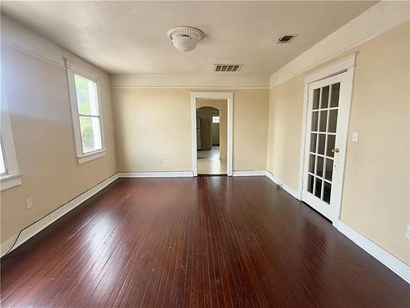 3rd image of 4029 Elba St