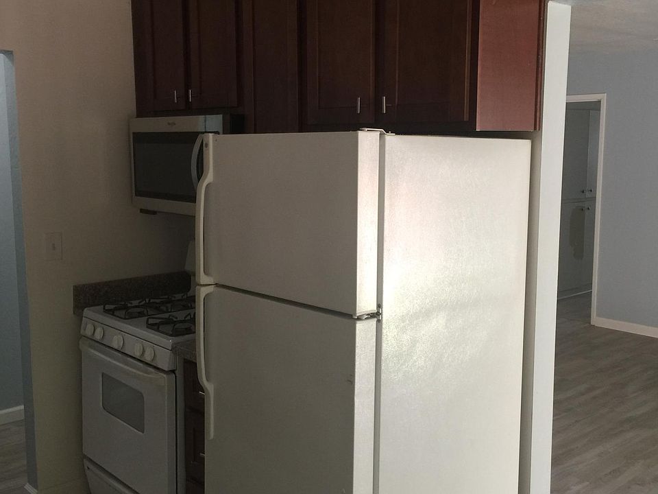 1st image of 3690 Flora Vista Ave #3